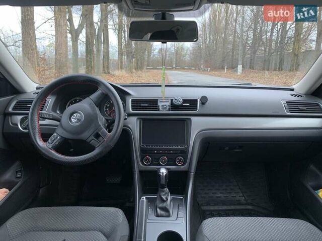 Белый Фольксваген Пассат, объемом двигателя 2.5 л и пробегом 121 тыс. км за 9800 $, фото 9 на Automoto.ua