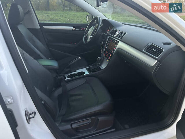 Фольксваген Пассат 2013 в Новоукраинке на Automoto.ua Белый Фольксваген Пассат, объемом двигателя 1.97 л и пробегом 181 тыс. км за 13300 $, фото 8 на Automoto.ua