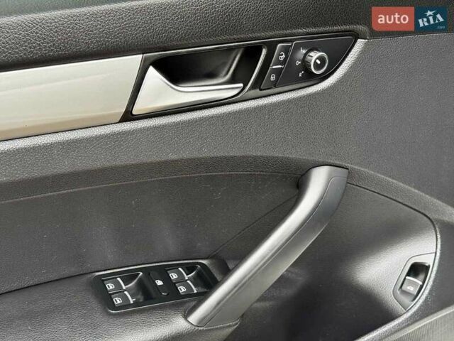 Білий Фольксваген Пассат, об'ємом двигуна 2.5 л та пробігом 206 тис. км за 9990 $, фото 13 на Automoto.ua