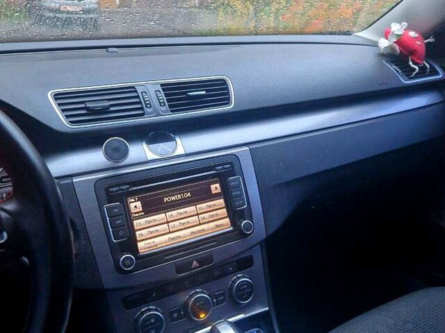 Білий Фольксваген Пассат, об'ємом двигуна 2 л та пробігом 185 тис. км за 11500 $, фото 5 на Automoto.ua