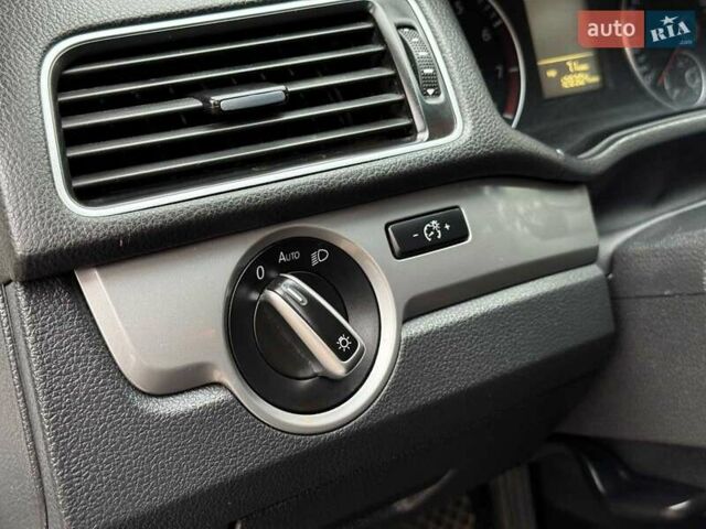 Білий Фольксваген Пассат, об'ємом двигуна 2.5 л та пробігом 206 тис. км за 9990 $, фото 14 на Automoto.ua