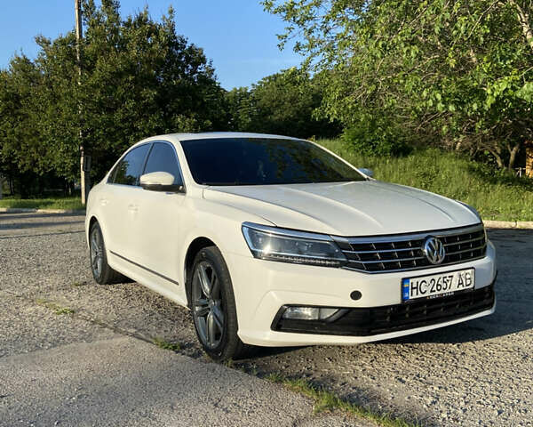 Белый Фольксваген Пассат, объемом двигателя 1.97 л и пробегом 304 тыс. км за 11400 $, фото 20 на Automoto.ua