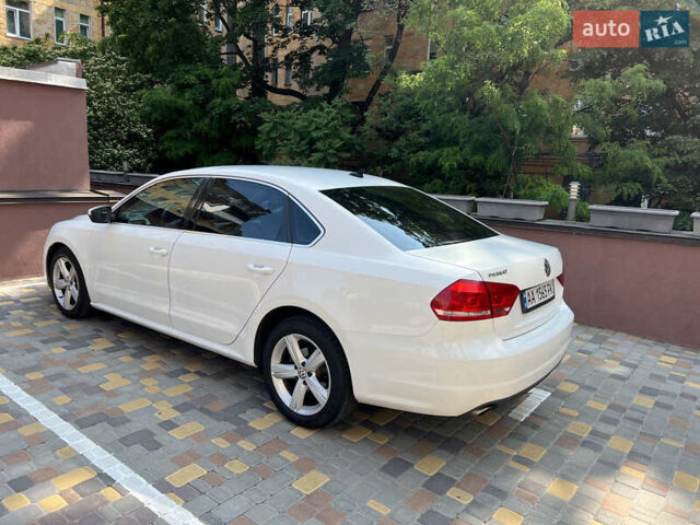 Белый Фольксваген Пассат, объемом двигателя 2.5 л и пробегом 320 тыс. км за 9400 $, фото 5 на Automoto.ua