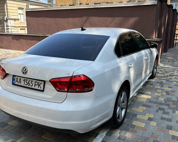 Белый Фольксваген Пассат, объемом двигателя 2.5 л и пробегом 320 тыс. км за 9400 $, фото 8 на Automoto.ua