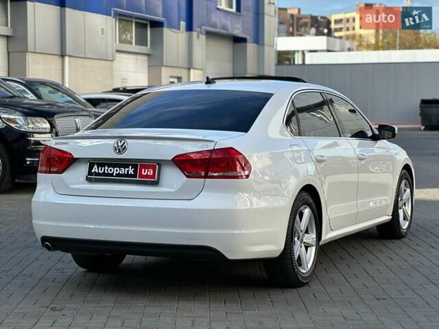 Білий Фольксваген Пассат, об'ємом двигуна 2.5 л та пробігом 159 тис. км за 10990 $, фото 4 на Automoto.ua
