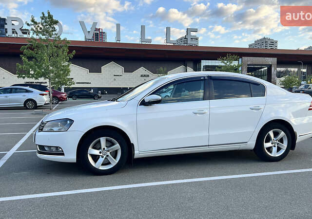 Білий Фольксваген Пассат, об'ємом двигуна 1.8 л та пробігом 250 тис. км за 9900 $, фото 6 на Automoto.ua