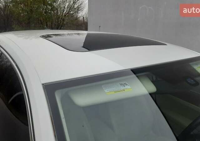 Белый Фольксваген Пассат, объемом двигателя 2 л и пробегом 152 тыс. км за 10600 $, фото 16 на Automoto.ua