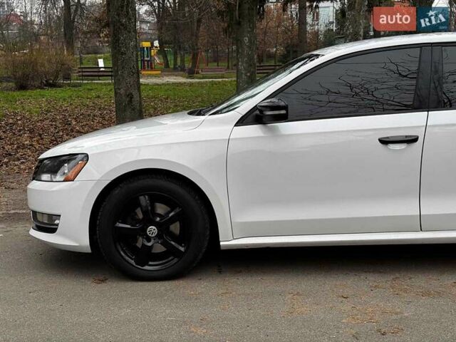 Білий Фольксваген Пассат, об'ємом двигуна 2.5 л та пробігом 206 тис. км за 9990 $, фото 11 на Automoto.ua