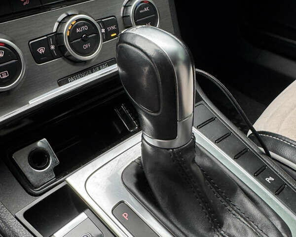 Белый Фольксваген Пассат, объемом двигателя 1.8 л и пробегом 262 тыс. км за 10700 $, фото 9 на Automoto.ua