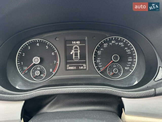 Белый Фольксваген Пассат, объемом двигателя 2.5 л и пробегом 249 тыс. км за 9900 $, фото 1 на Automoto.ua