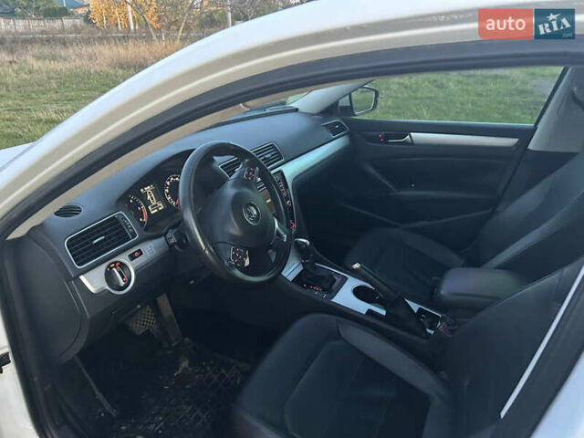 Фольксваген Пассат 2013 в Новоукраинке на Automoto.ua Белый Фольксваген Пассат, объемом двигателя 1.97 л и пробегом 181 тыс. км за 13300 $, фото 12 на Automoto.ua