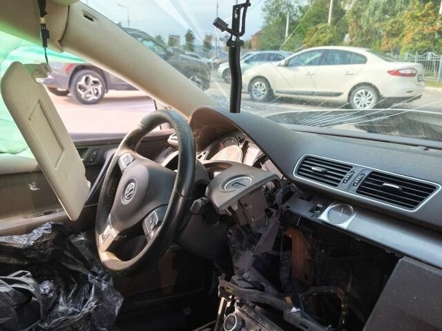 Білий Фольксваген Пассат, об'ємом двигуна 1.8 л та пробігом 170 тис. км за 3800 $, фото 9 на Automoto.ua