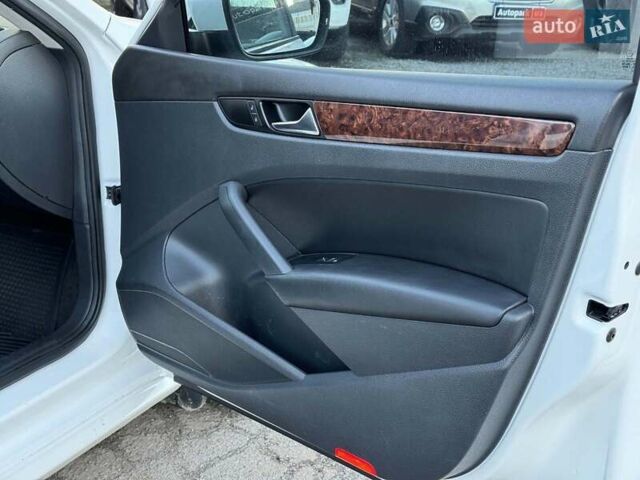 Білий Фольксваген Пассат, об'ємом двигуна 2 л та пробігом 222 тис. км за 14190 $, фото 21 на Automoto.ua