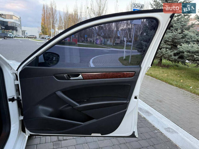Белый Фольксваген Пассат, объемом двигателя 2 л и пробегом 154 тыс. км за 13200 $, фото 53 на Automoto.ua