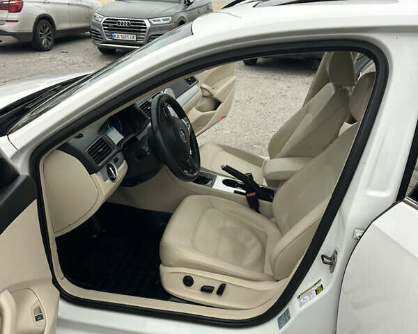 Белый Фольксваген Пассат, объемом двигателя 2.48 л и пробегом 226 тыс. км за 8900 $, фото 19 на Automoto.ua