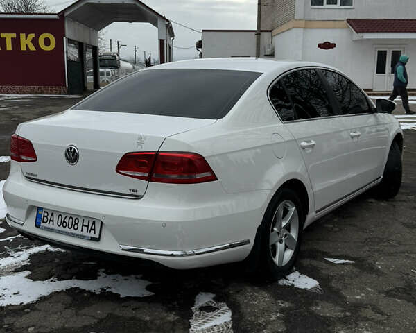 Белый Фольксваген Пассат, объемом двигателя 1.8 л и пробегом 262 тыс. км за 10700 $, фото 4 на Automoto.ua