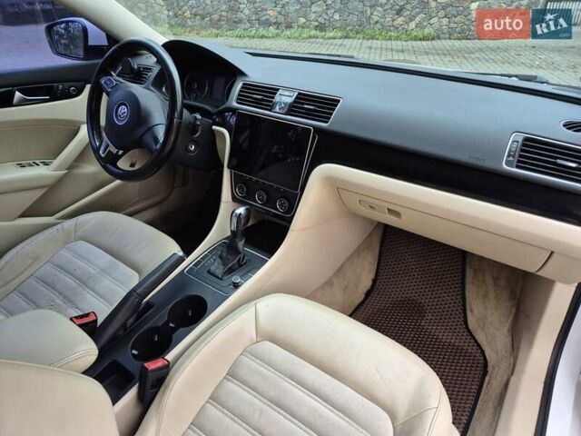 Белый Фольксваген Пассат, объемом двигателя 2.5 л и пробегом 250 тыс. км за 8000 $, фото 11 на Automoto.ua