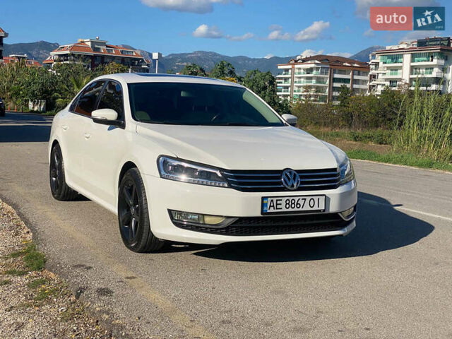 Белый Фольксваген Пассат, объемом двигателя 2.5 л и пробегом 126 тыс. км за 10600 $, фото 7 на Automoto.ua