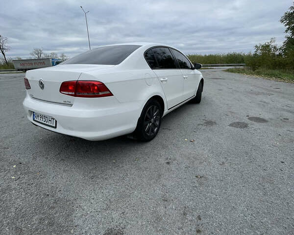 Фольксваген Пассат 2013 в Житомире на Automoto.ua Белый Фольксваген Пассат, объемом двигателя 1.97 л и пробегом 296 тыс. км за 9750 $, фото 7 на Automoto.ua