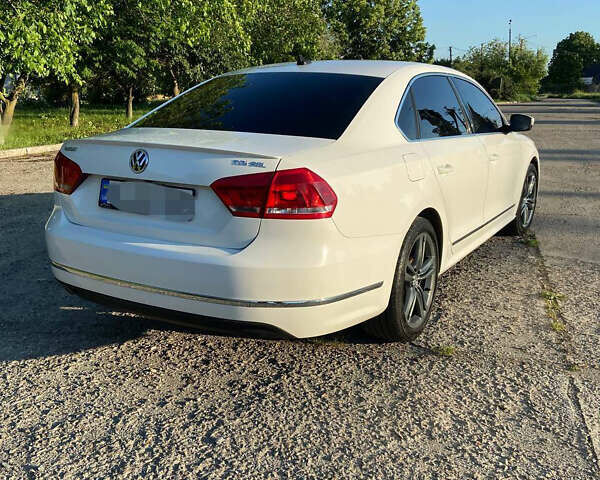 Белый Фольксваген Пассат, объемом двигателя 1.97 л и пробегом 304 тыс. км за 11400 $, фото 5 на Automoto.ua