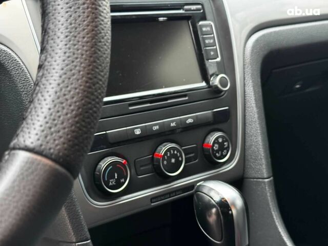 Белый Фольксваген Пассат, объемом двигателя 2.5 л и пробегом 206 тыс. км за 9990 $, фото 19 на Automoto.ua