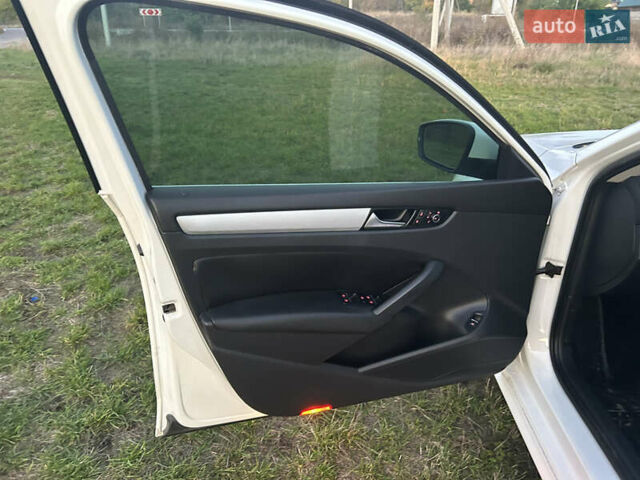 Фольксваген Пассат 2013 в Новоукраинке на Automoto.ua Белый Фольксваген Пассат, объемом двигателя 1.97 л и пробегом 181 тыс. км за 13300 $, фото 11 на Automoto.ua