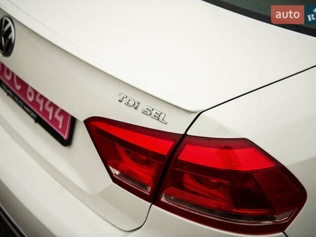 Білий Фольксваген Пассат, об'ємом двигуна 2 л та пробігом 205 тис. км за 12999 $, фото 5 на Automoto.ua