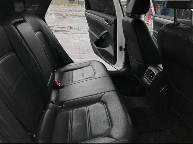 Белый Фольксваген Пассат, объемом двигателя 1.8 л и пробегом 227 тыс. км за 8700 $, фото 5 на Automoto.ua