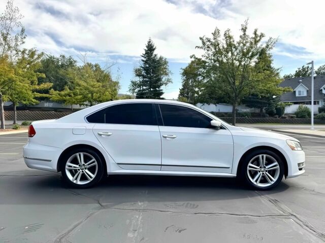 Белый Фольксваген Пассат, объемом двигателя 2 л и пробегом 84 тыс. км за 14500 $, фото 5 на Automoto.ua