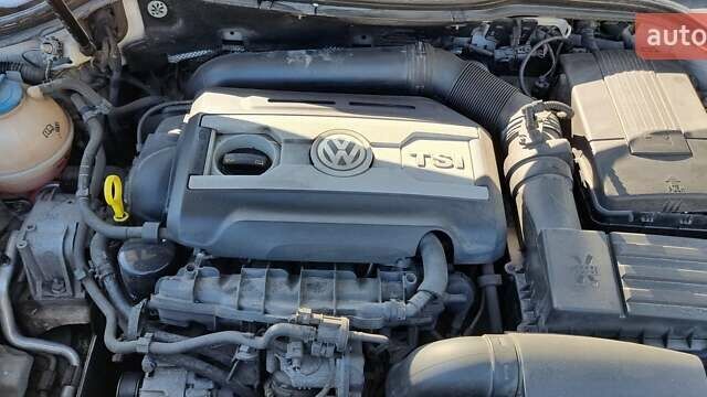 Белый Фольксваген Пассат, объемом двигателя 1.8 л и пробегом 153 тыс. км за 12100 $, фото 16 на Automoto.ua