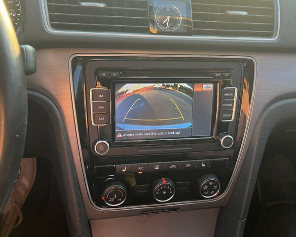 Белый Фольксваген Пассат, объемом двигателя 1.8 л и пробегом 132 тыс. км за 13000 $, фото 20 на Automoto.ua