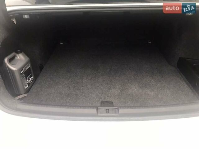 Белый Фольксваген Пассат, объемом двигателя 2 л и пробегом 140 тыс. км за 12600 $, фото 13 на Automoto.ua