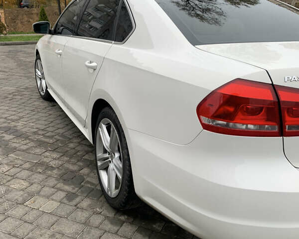 Белый Фольксваген Пассат, объемом двигателя 2 л и пробегом 235 тыс. км за 11500 $, фото 10 на Automoto.ua