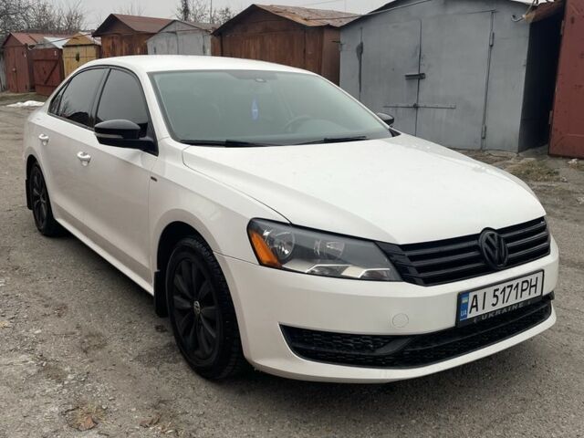 Белый Фольксваген Пассат, объемом двигателя 1.8 л и пробегом 165 тыс. км за 11500 $, фото 4 на Automoto.ua