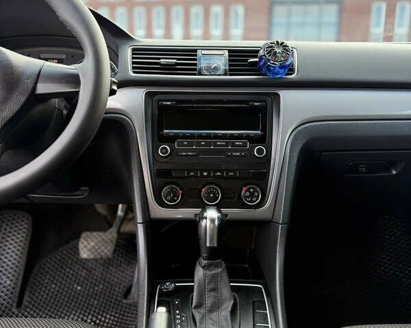 Білий Фольксваген Пассат, об'ємом двигуна 1.8 л та пробігом 182 тис. км за 8899 $, фото 14 на Automoto.ua