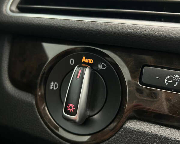 Білий Фольксваген Пассат, об'ємом двигуна 2 л та пробігом 234 тис. км за 13499 $, фото 17 на Automoto.ua