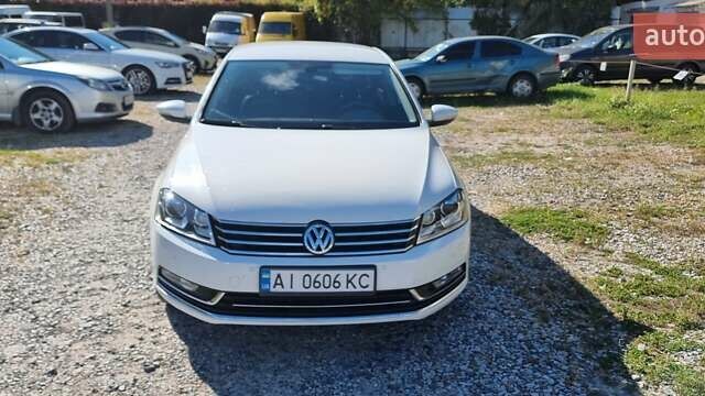 Белый Фольксваген Пассат, объемом двигателя 1.8 л и пробегом 153 тыс. км за 12100 $, фото 6 на Automoto.ua