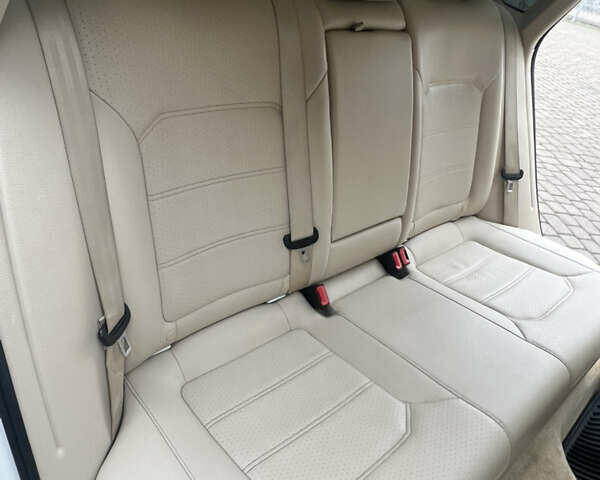 Білий Фольксваген Пассат, об'ємом двигуна 1.97 л та пробігом 284 тис. км за 10550 $, фото 27 на Automoto.ua