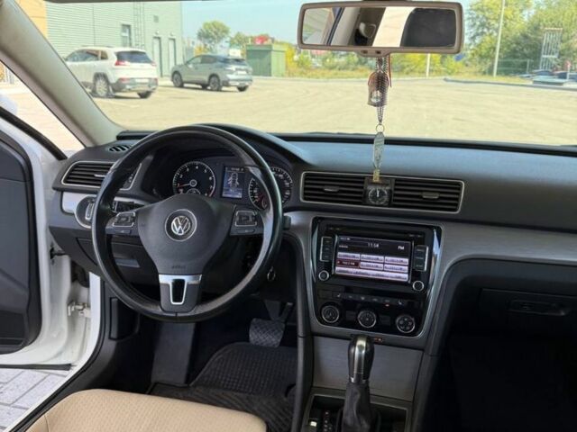 Белый Фольксваген Пассат, объемом двигателя 1.8 л и пробегом 210 тыс. км за 10999 $, фото 10 на Automoto.ua