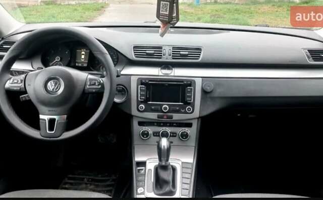 Білий Фольксваген Пассат, об'ємом двигуна 2 л та пробігом 321 тис. км за 9700 $, фото 5 на Automoto.ua