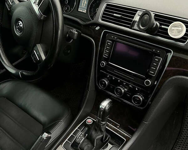 Білий Фольксваген Пассат, об'ємом двигуна 2 л та пробігом 234 тис. км за 13499 $, фото 7 на Automoto.ua