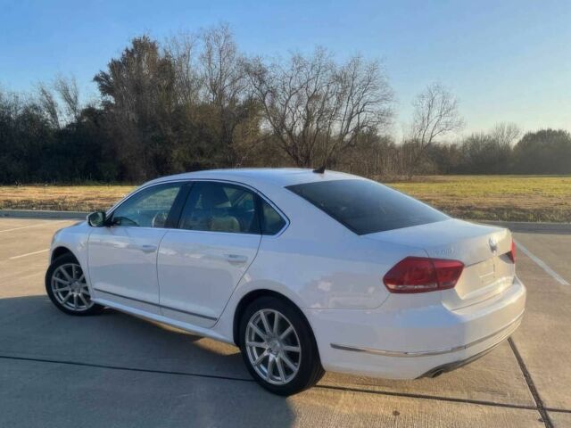 Белый Фольксваген Пассат, объемом двигателя 2 л и пробегом 80 тыс. км за 10300 $, фото 4 на Automoto.ua