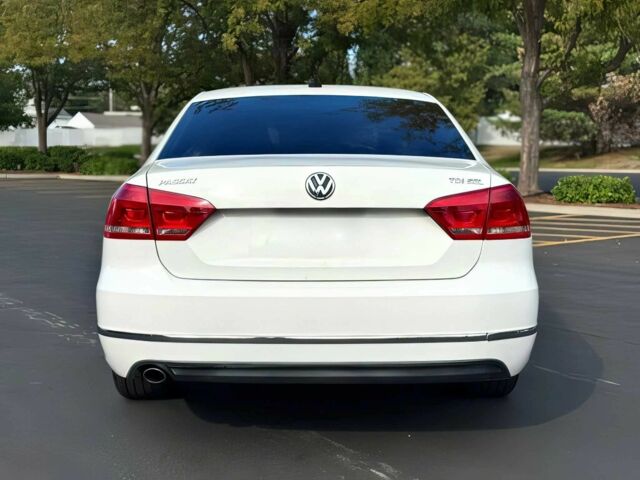 Белый Фольксваген Пассат, объемом двигателя 2 л и пробегом 84 тыс. км за 14500 $, фото 3 на Automoto.ua