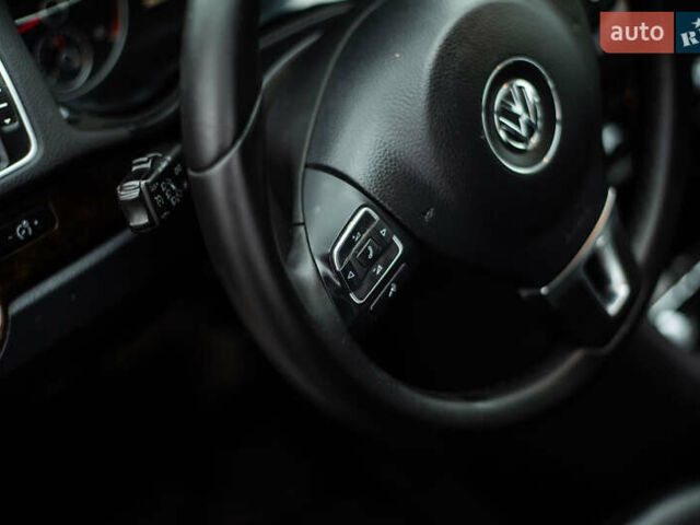 Білий Фольксваген Пассат, об'ємом двигуна 2 л та пробігом 205 тис. км за 12999 $, фото 12 на Automoto.ua