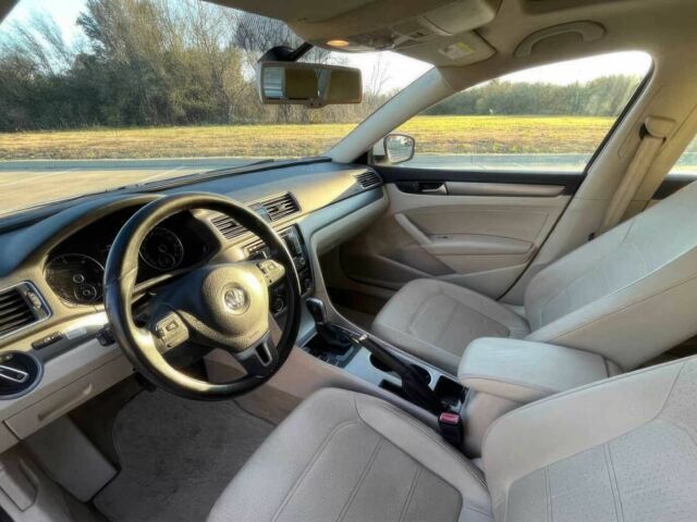 Белый Фольксваген Пассат, объемом двигателя 2 л и пробегом 80 тыс. км за 10300 $, фото 5 на Automoto.ua