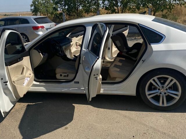 Білий Фольксваген Пассат, об'ємом двигуна 2 л та пробігом 220 тис. км за 12000 $, фото 5 на Automoto.ua