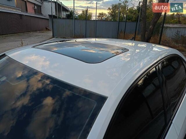 Білий Фольксваген Пассат, об'ємом двигуна 1.8 л та пробігом 184 тис. км за 11500 $, фото 8 на Automoto.ua