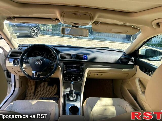 Белый Фольксваген Пассат, объемом двигателя 1.8 л и пробегом 157 тыс. км за 11800 $, фото 1 на Automoto.ua