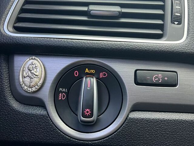 Білий Фольксваген Пассат, об'ємом двигуна 1.8 л та пробігом 174 тис. км за 10000 $, фото 8 на Automoto.ua