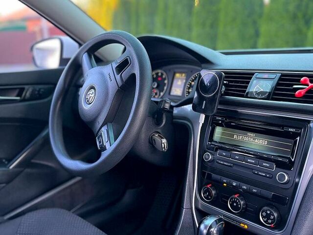 Белый Фольксваген Пассат, объемом двигателя 1.8 л и пробегом 280 тыс. км за 9500 $, фото 5 на Automoto.ua